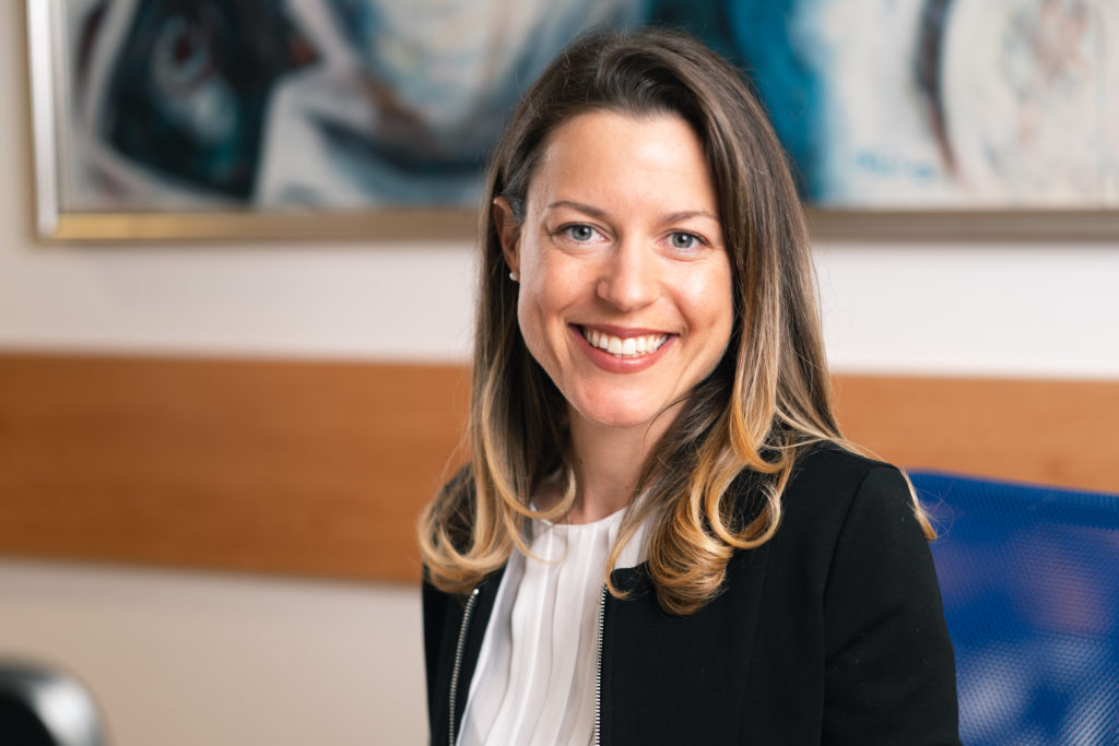 Lea Ban, univ. dipl. soc. del., dipl. Londonska šola za odnose z javnostmi