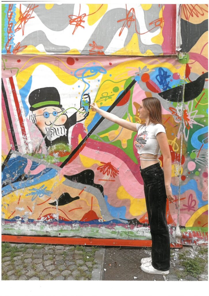 KLARA PLIBERŠEK
NASLOV DELA: CHILDHOOD