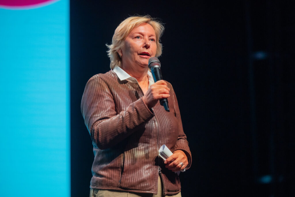 DARJA GROZNIK